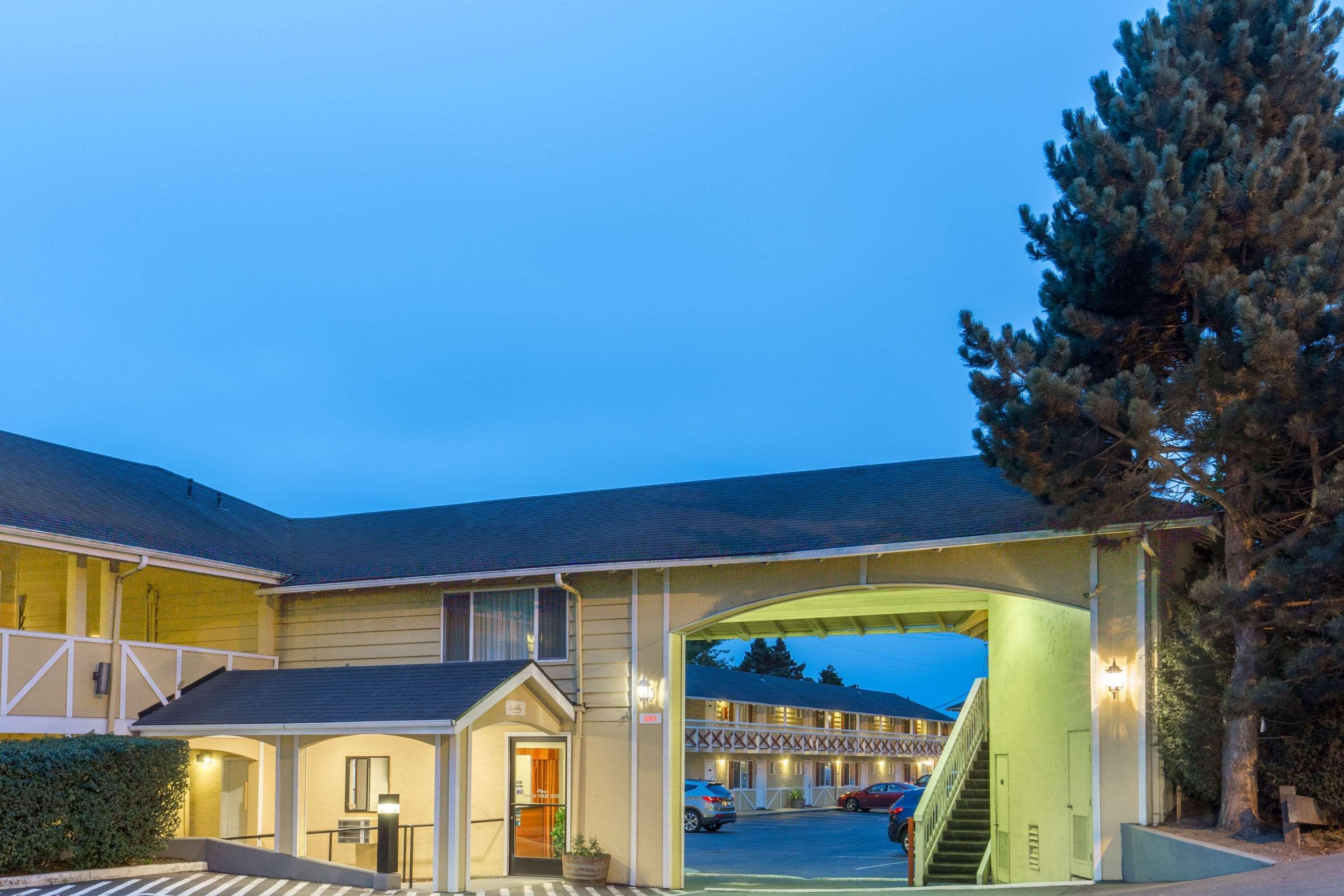 Global Inn Coos Bay Extérieur photo